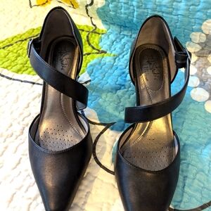 Life stride Pumps heels black office work comfort